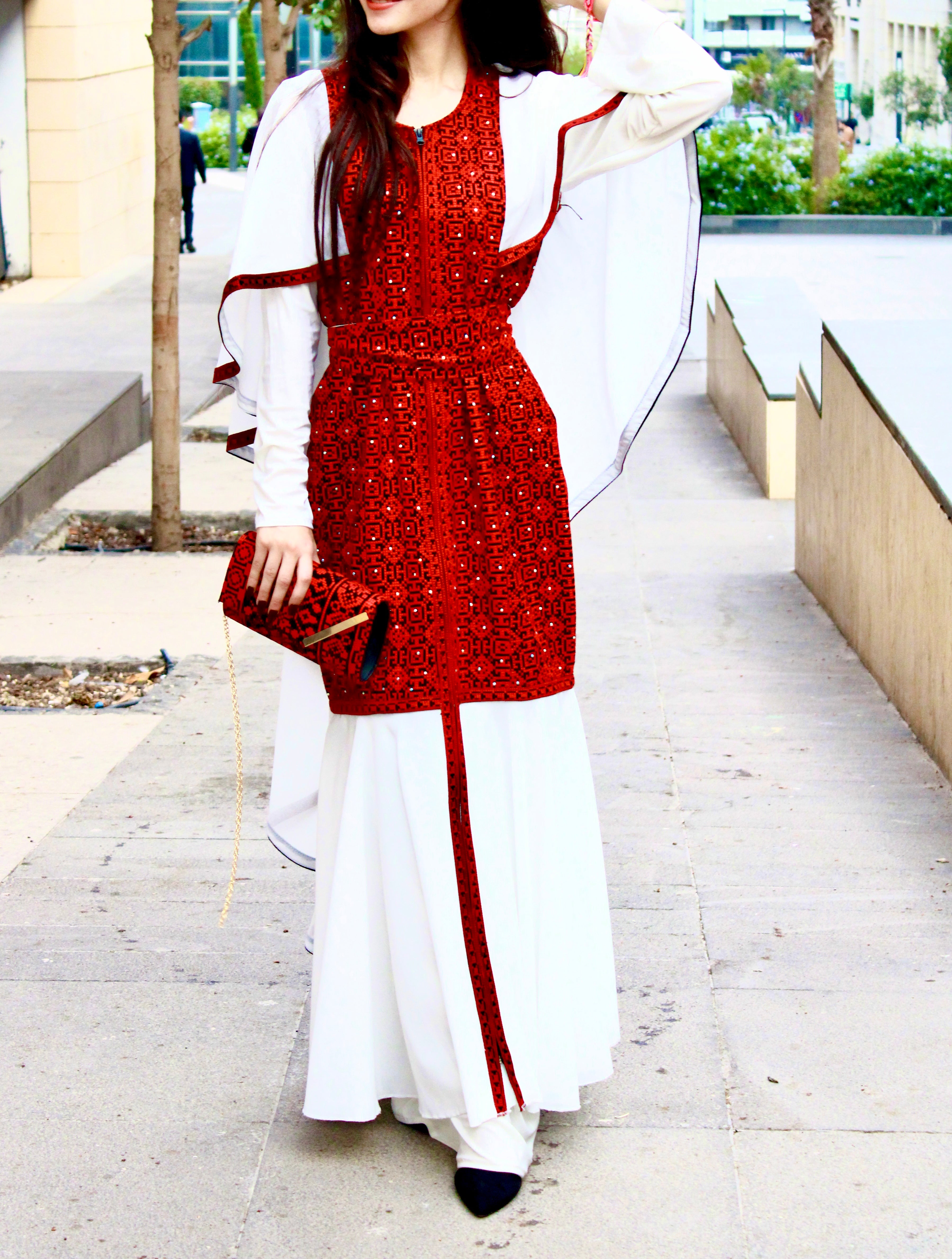 Embroidery Dress - Distinctive butterfly dress whites