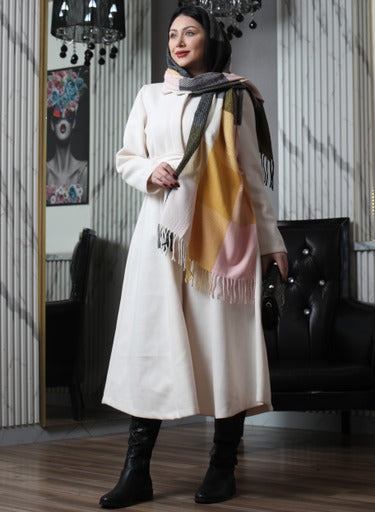 Long coat - belt - closed at the chest