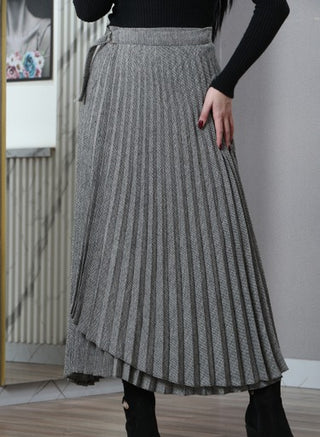 striped skirt with pleats- light gray