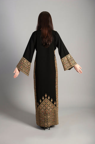 Thobe embroidered Arabic dress - for all occasions, holidays and celebrations