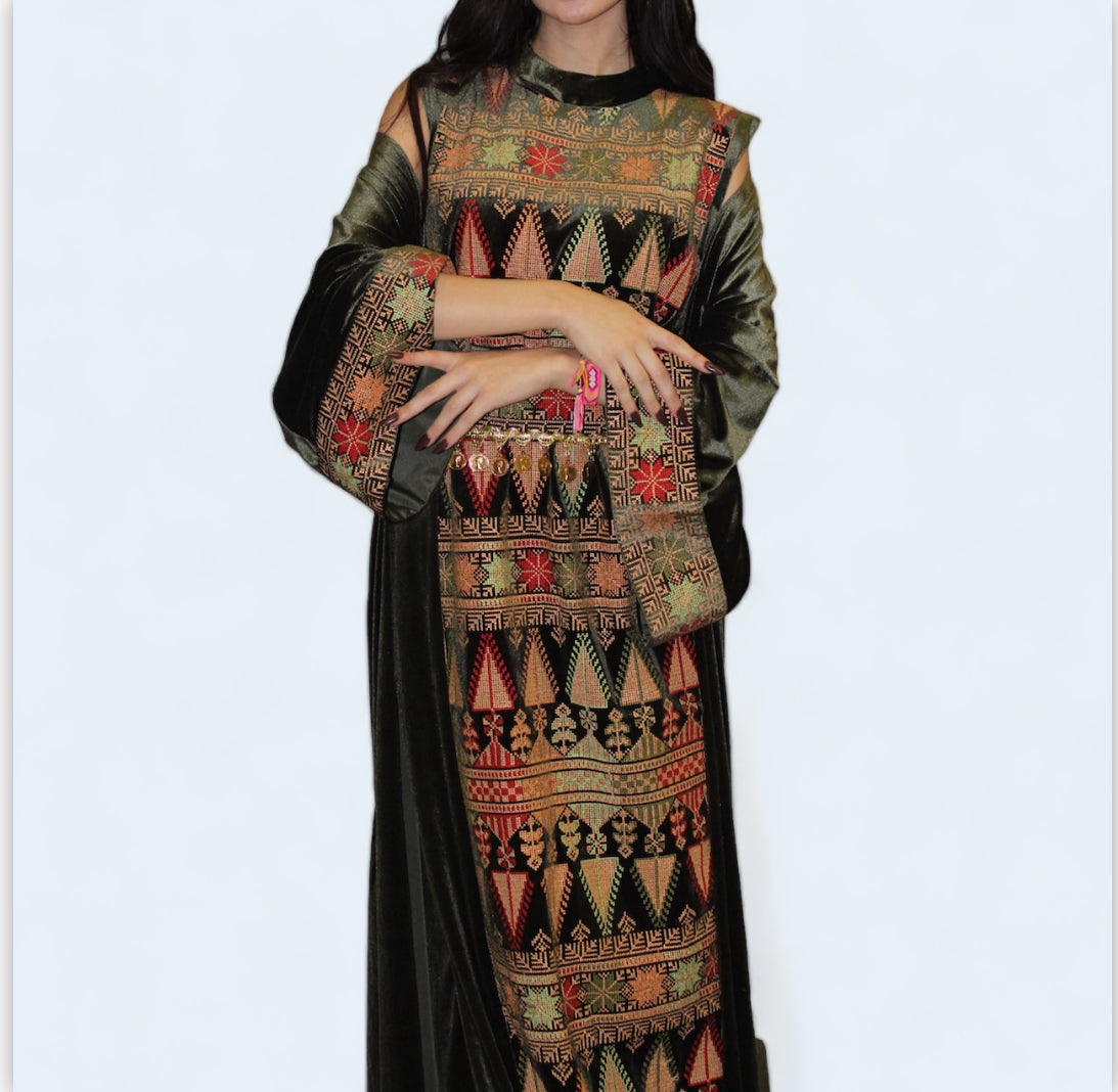 Two-Piece Embroidered Velvet Dress With A Waist Belt For Added Elegance - Stun In Our Soft And Charming Embroidered