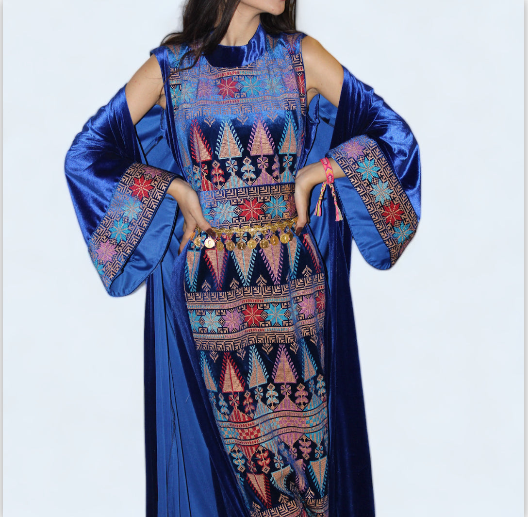 Two-Piece Embroidered Velvet Dress With A Waist Belt For Added Elegance - Stun In Our Soft And Charming Embroidered