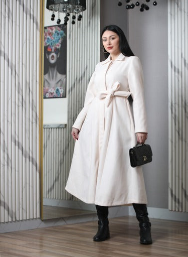 Long coat - belt - closed at the chest