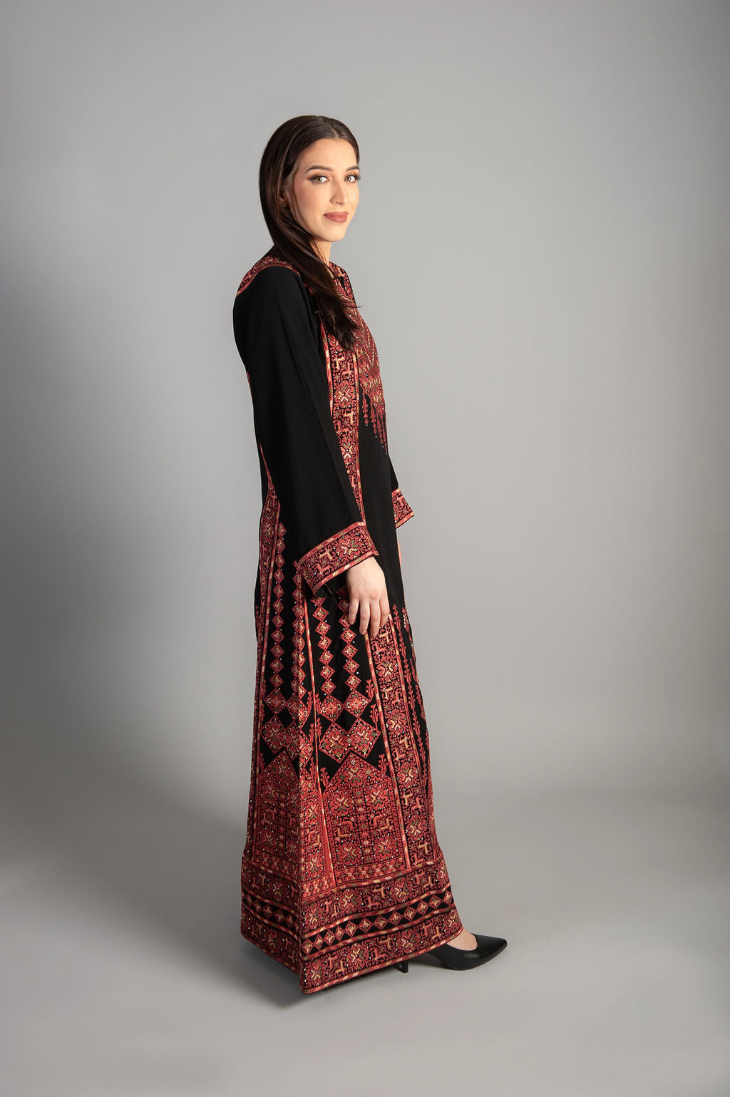 Thobe Embroidered Thobe for All Occasions Holidays and Celebrations