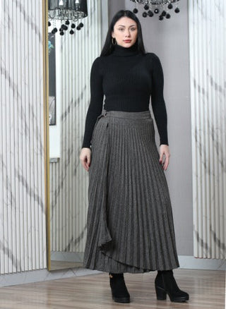 striped skirt with pleats- light gray